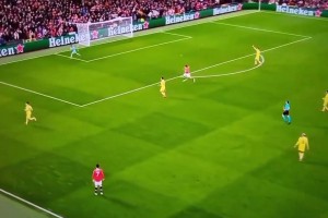 C羅沒想到！曼聯(lián)時期的卡瓦尼真是太拼了??