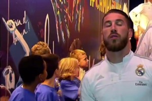 時間一眨眼就過去了！小時候的球童亞馬爾見到C羅激動不已！