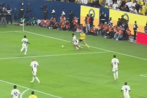 現(xiàn)場球迷實拍感嘆：C羅真的不復(fù)當(dāng)年之勇??