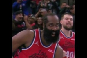 ??表情包誕生！小卡絕殺之后，哈登這個(gè)表情也太搞笑了！