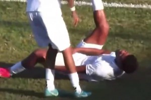 不會siu有風(fēng)險??！巴西球員模仿C羅慶祝時受傷