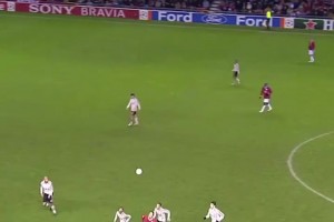 絲滑操作！曼聯(lián)C羅連續(xù)顛球突破三人合圍！