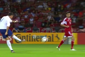 當(dāng)年遭亞美尼亞球迷喊梅西！C羅神級(jí)停球+世界波戴帽回應(yīng)