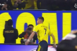 看爽！多角度回顧40歲C羅今晨精彩倒鉤