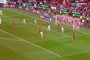 門前嗅覺永遠不會退步！C羅總能出現(xiàn)在最關鍵的位置！