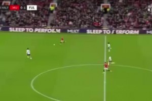 曼聯(lián)經(jīng)典名場面！桑喬“一計(jì)害三賢”