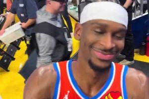 內(nèi)心強(qiáng)大??球迷陰陽：多假摔多罰點(diǎn)！SGA照樣簽名&微笑面對(duì)