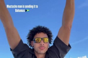 本·西蒙斯曬自己出海游玩釣魚視頻，這是開啟退休生活了？