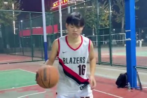 這小伙模仿楊瀚森什么水平？你別說，這腳步還挺像回事??